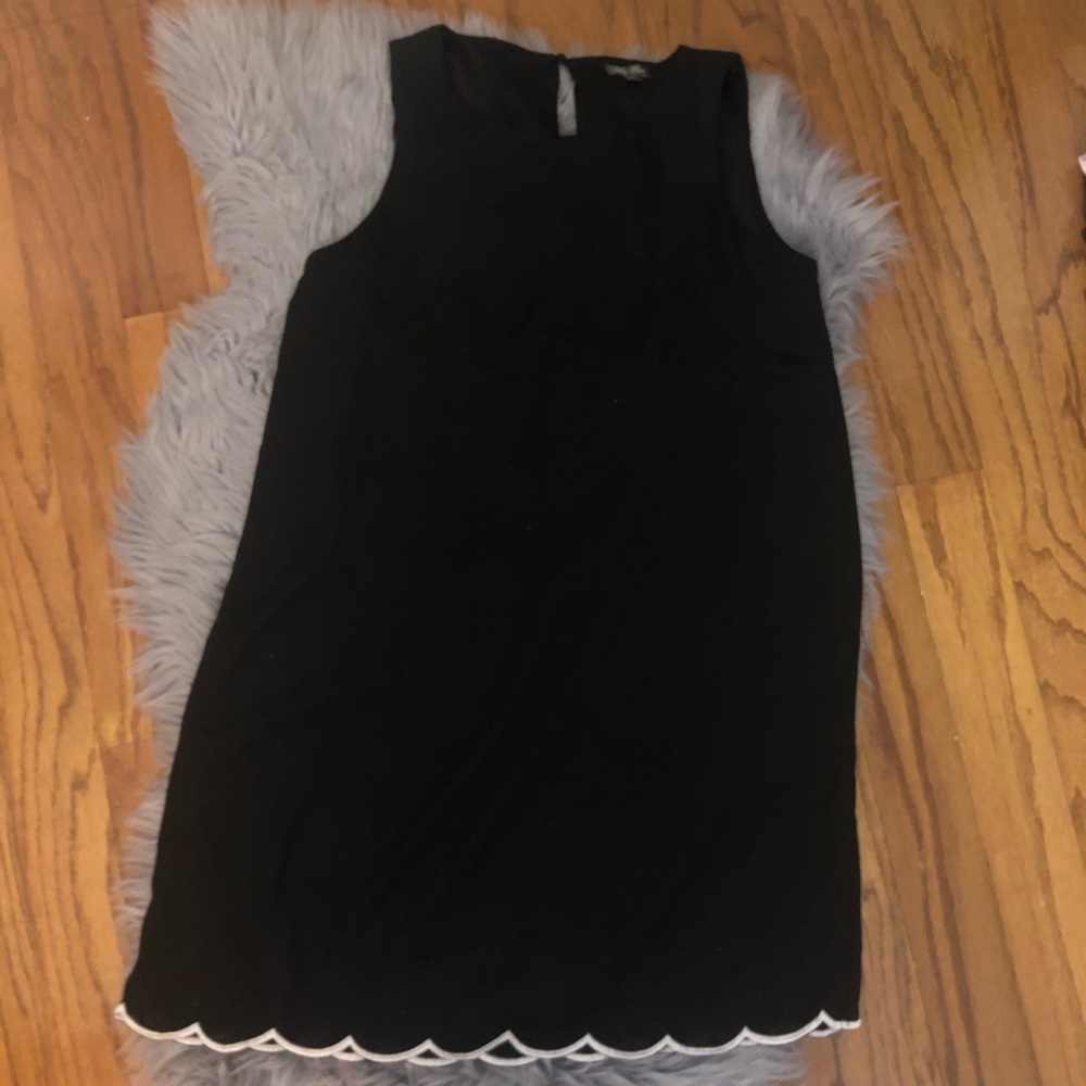 Black scallop hem dress